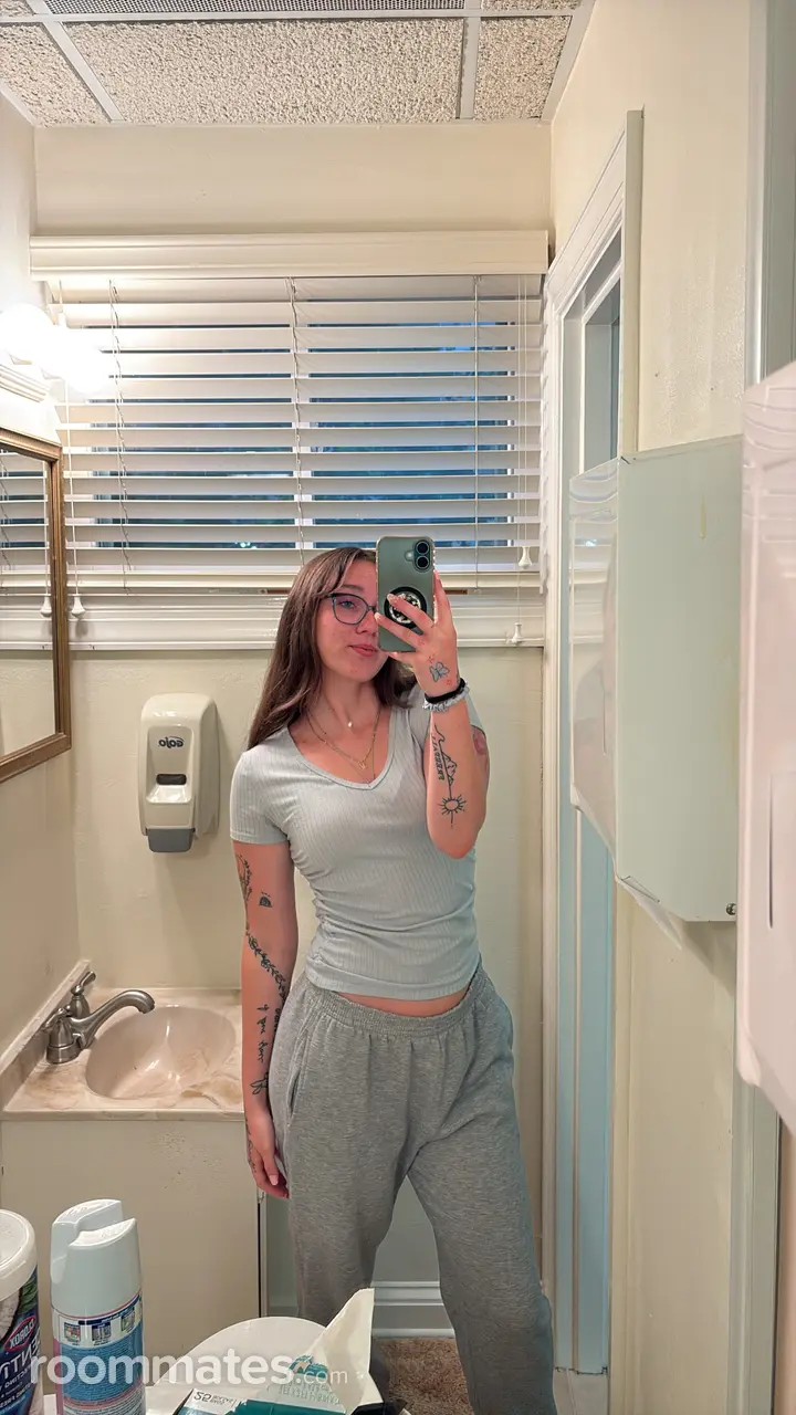 Profile photo 6 of 6