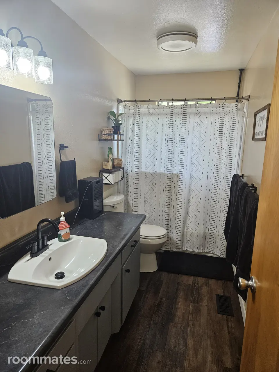 Profile photo 4 of 20