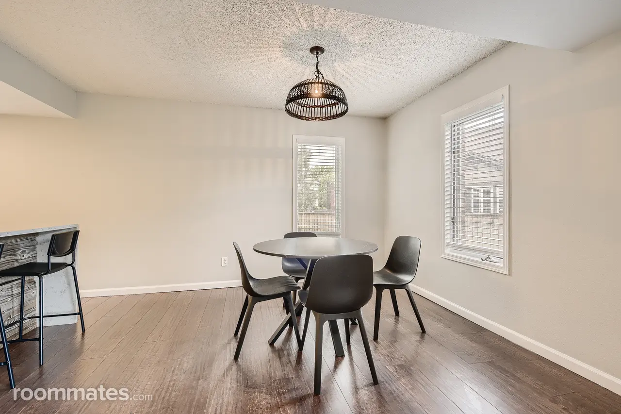 Profile photo 8 of 11