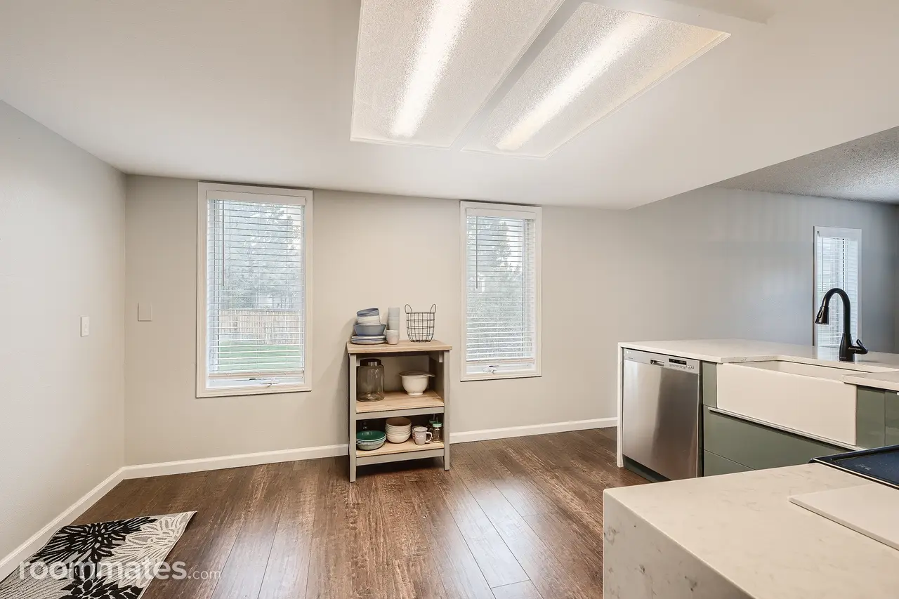 Profile photo 7 of 11