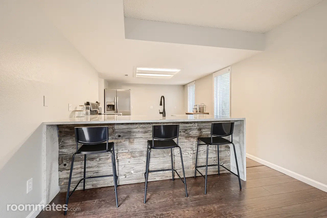 Profile photo 5 of 11