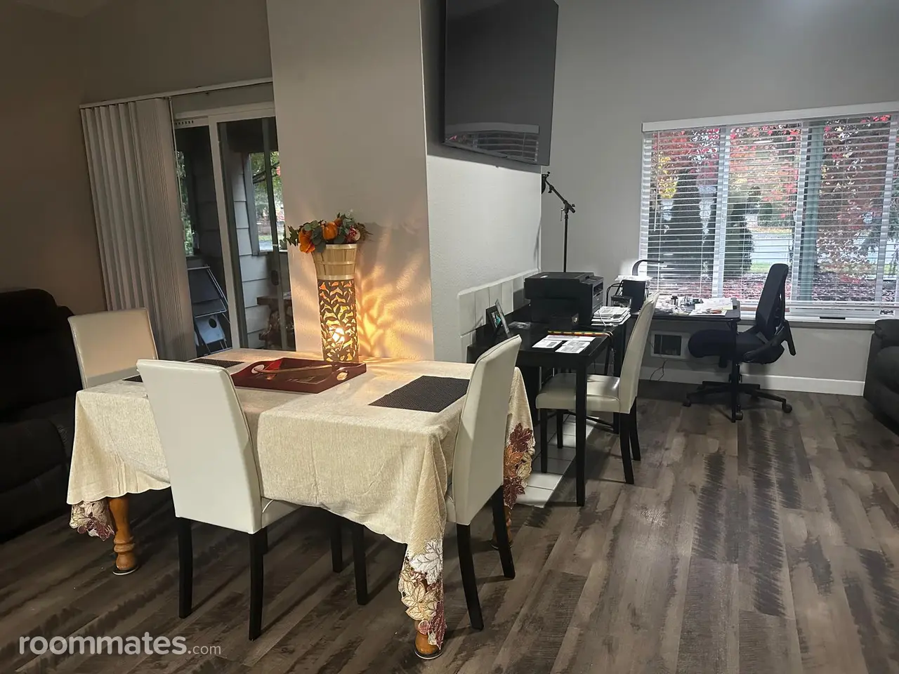 Profile photo 1 of 6