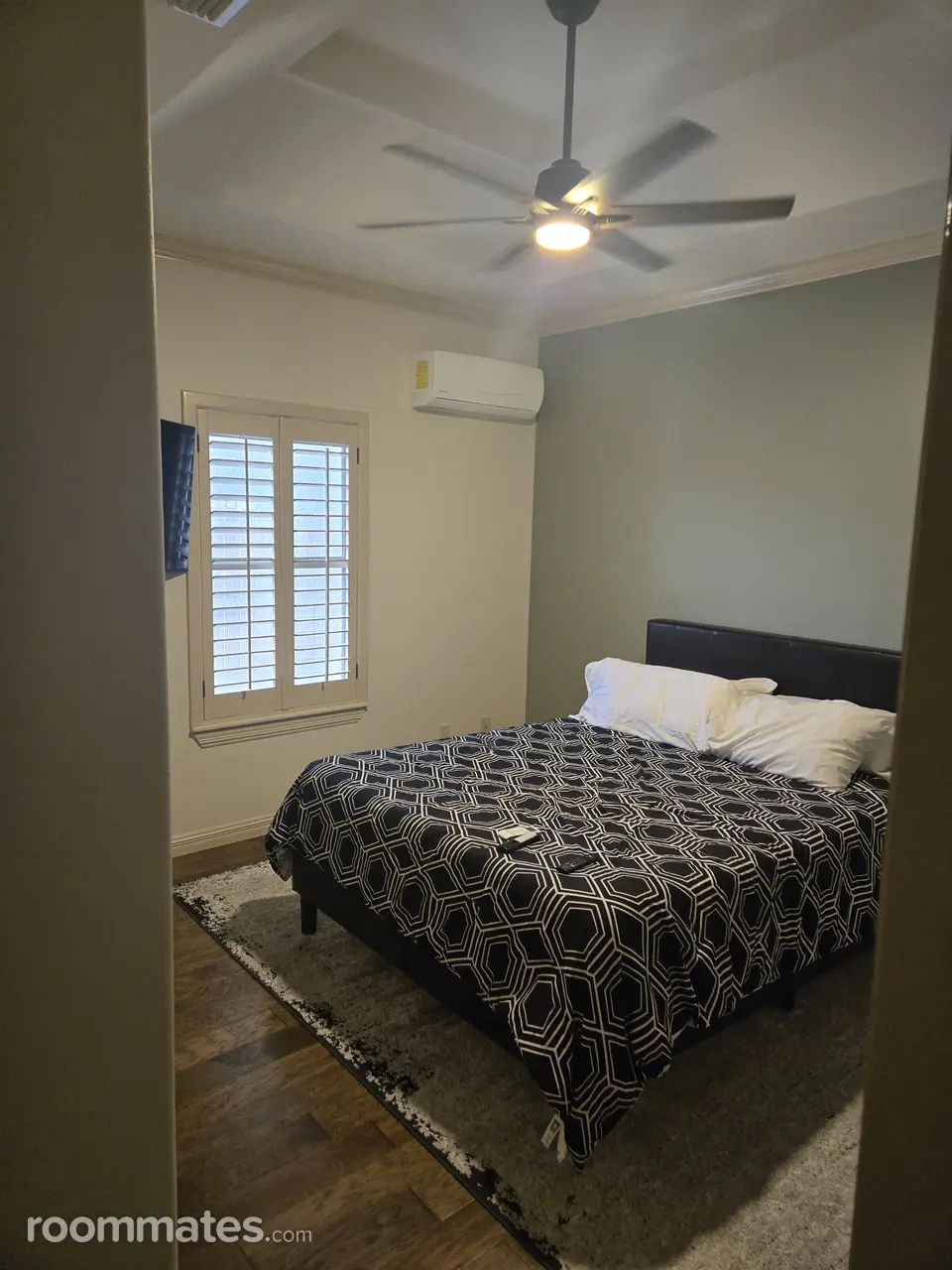 Profile photo 3 of 21