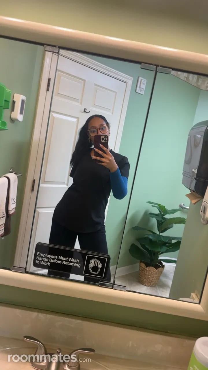 Profile photo 6 of 6