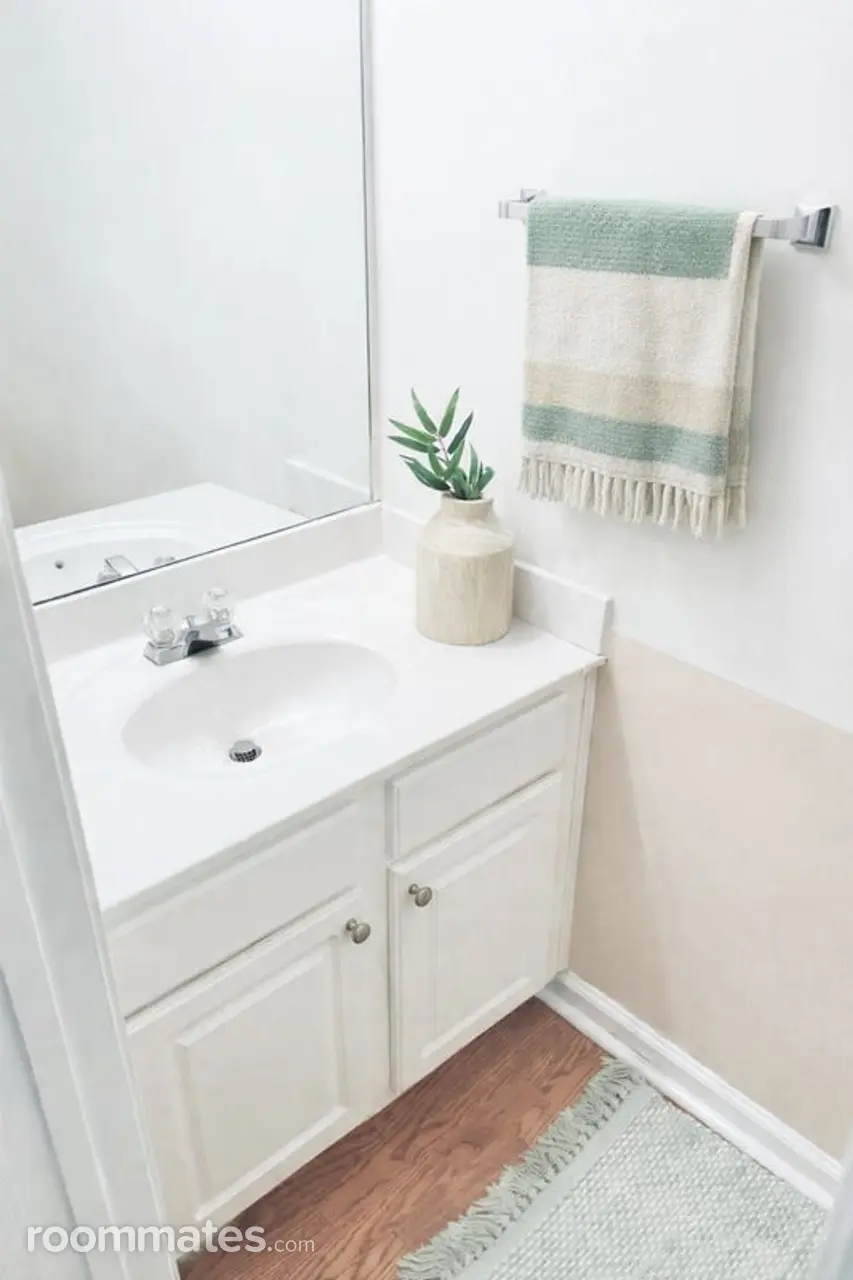 Profile photo 4 of 14