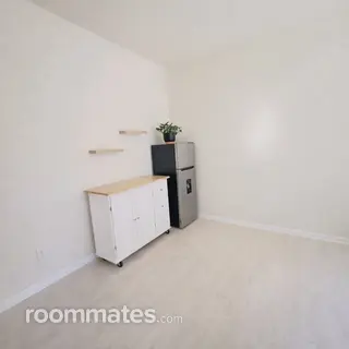 Room for rent in Raleigh, NC $875, townhouse