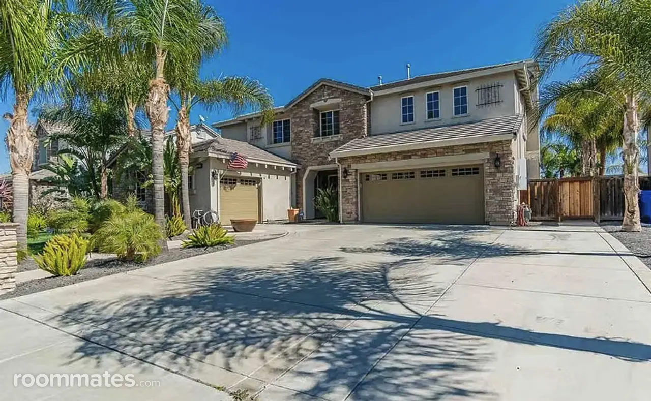 Profile photo 2 of 11