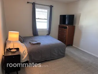 Room for rent in Derry, NH $1500, townhouse