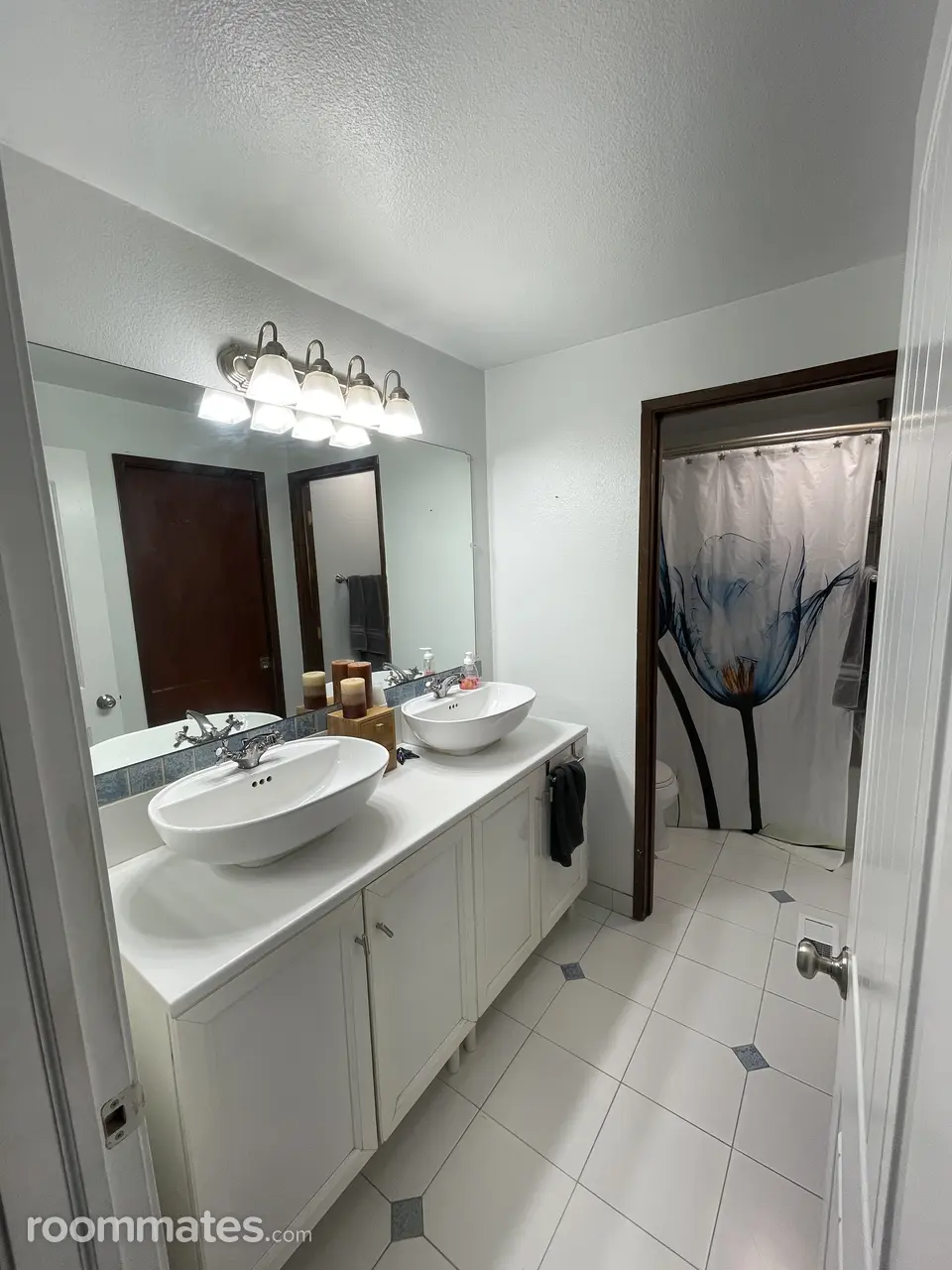 Profile photo 3 of 11