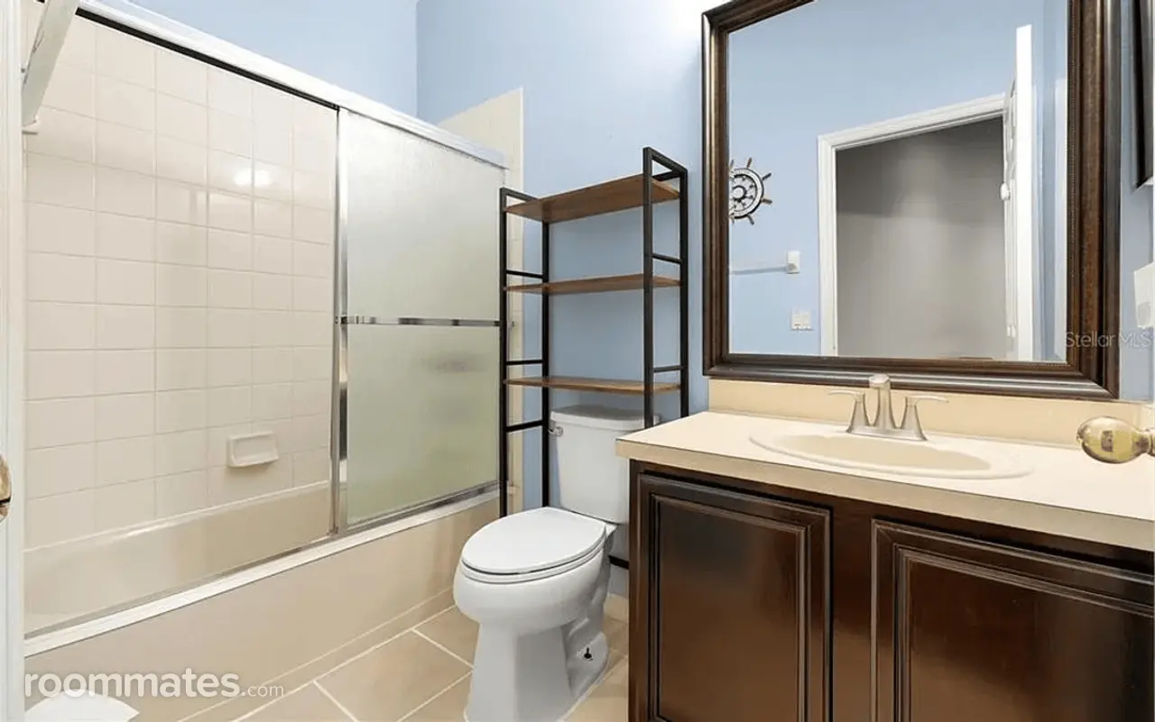 Profile photo 4 of 10