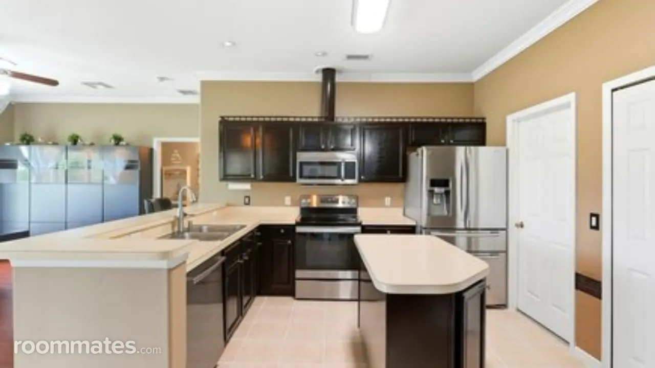 Profile photo 8 of 11