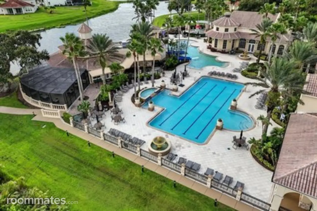 Profile photo 8 of 10