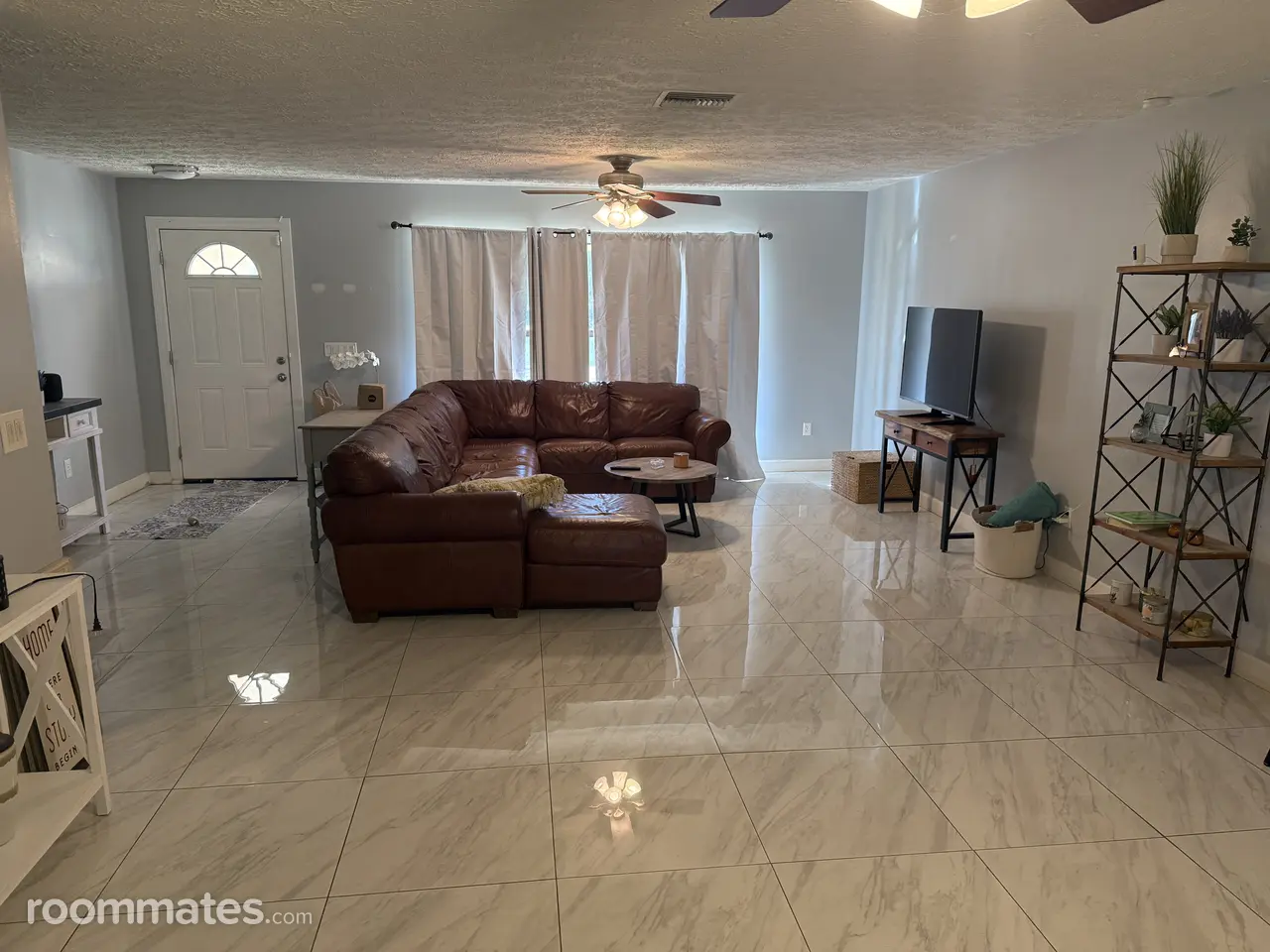 Profile photo 1 of 10