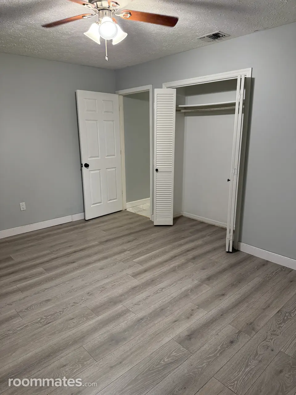 Profile photo 5 of 10