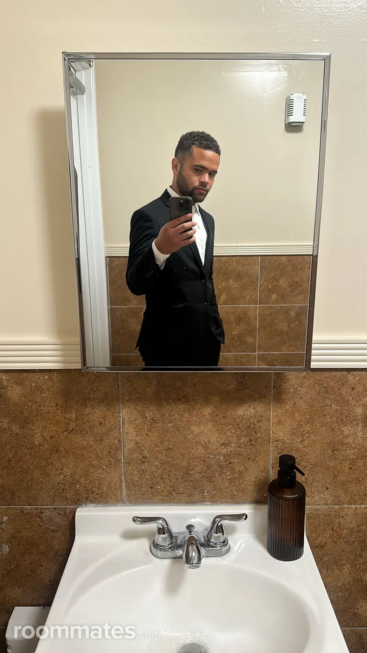 Profile photo 1 of 1