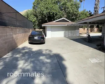 Room for rent in Riverside, CA $950, house