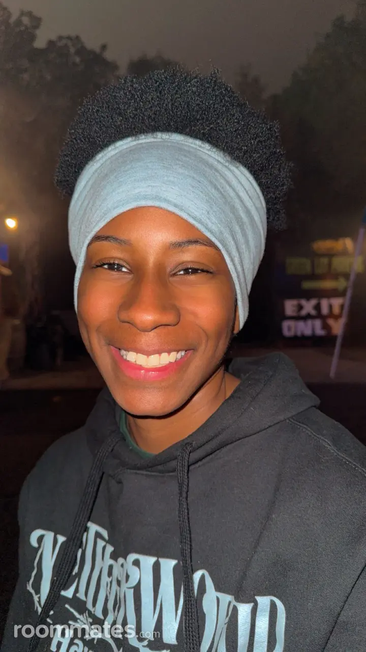 Profile photo 13 of 16