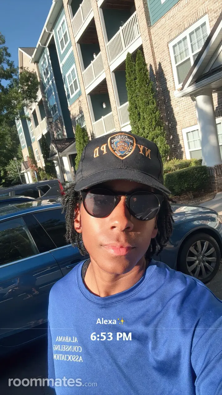 Profile photo 15 of 16