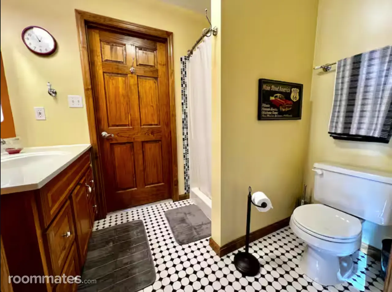 Profile photo 3 of 4