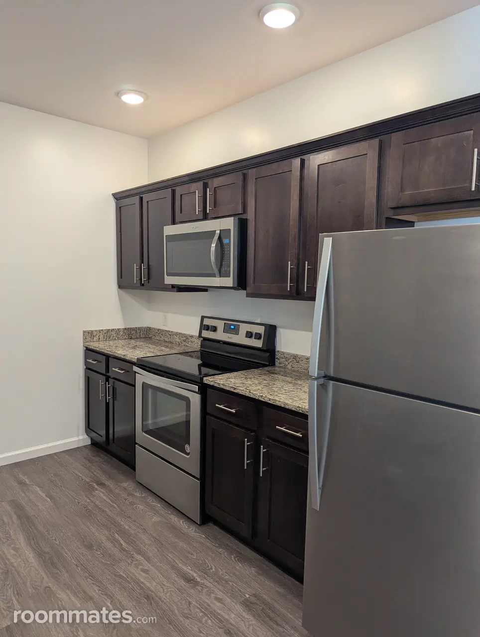 Profile photo 4 of 8