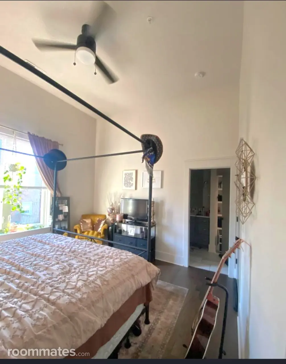 Profile photo 9 of 15