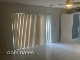 Room for rent in West Palm Beach, FL $1200, townhouse