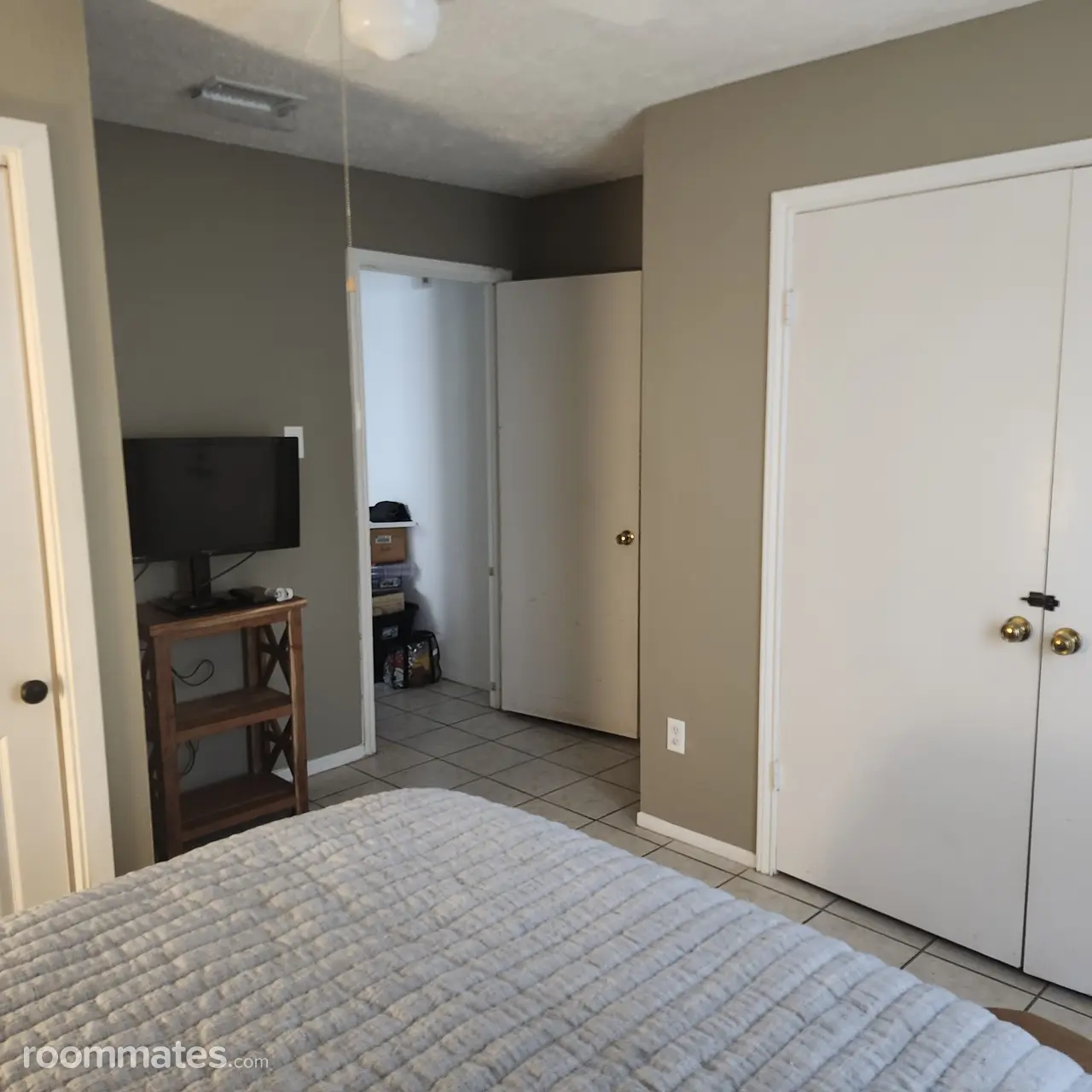 Profile photo 1 of 4