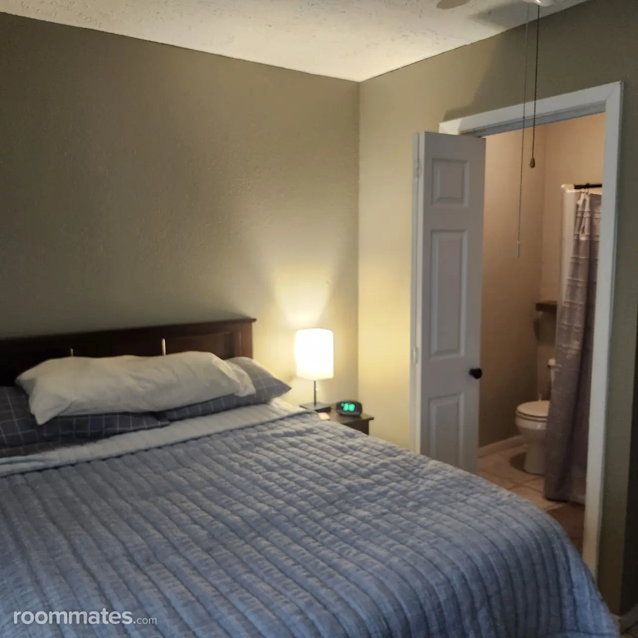 Profile photo 3 of 4