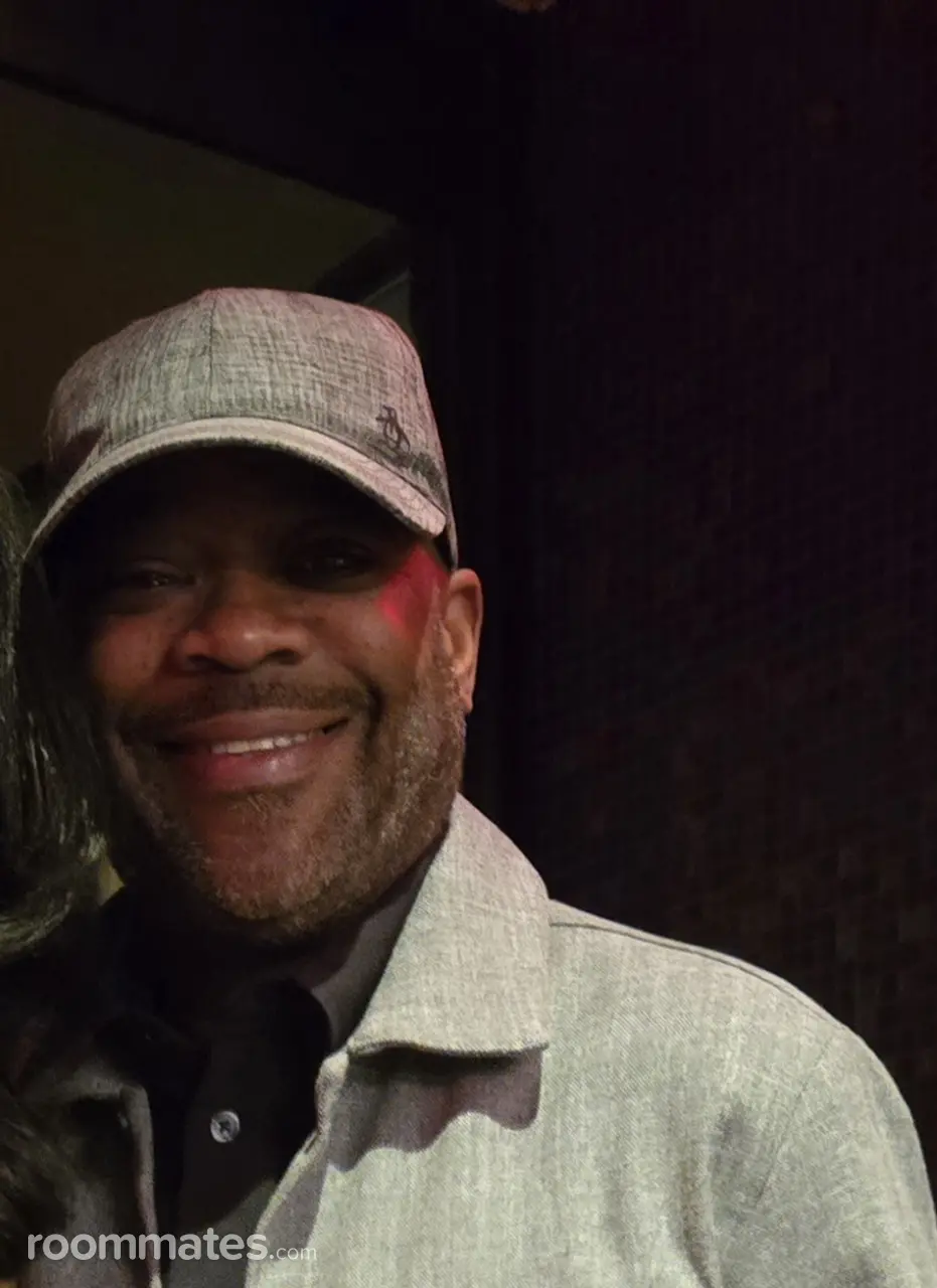 Profile photo 4 of 4