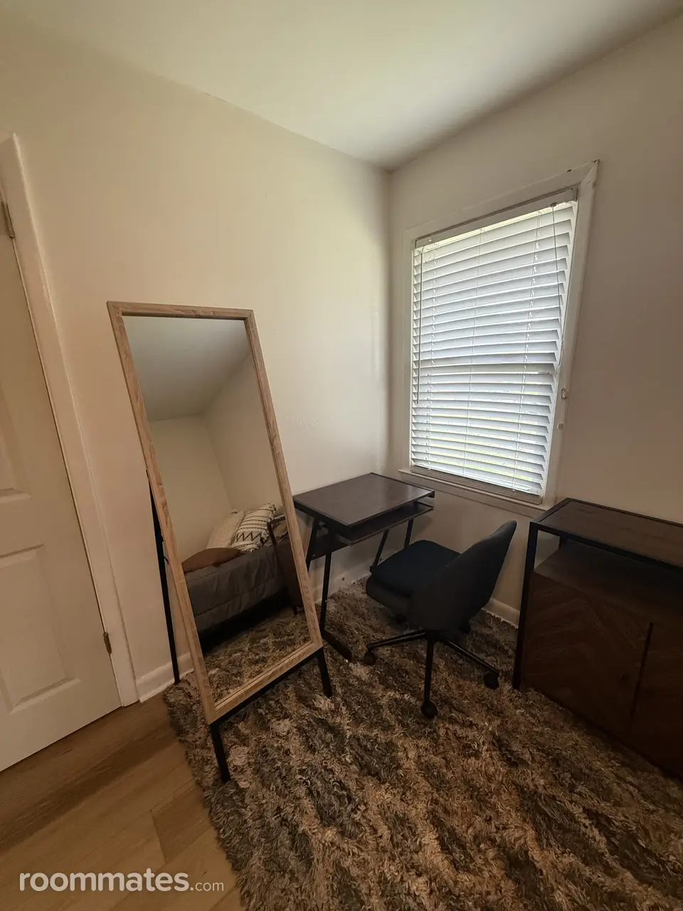 Profile photo 4 of 13