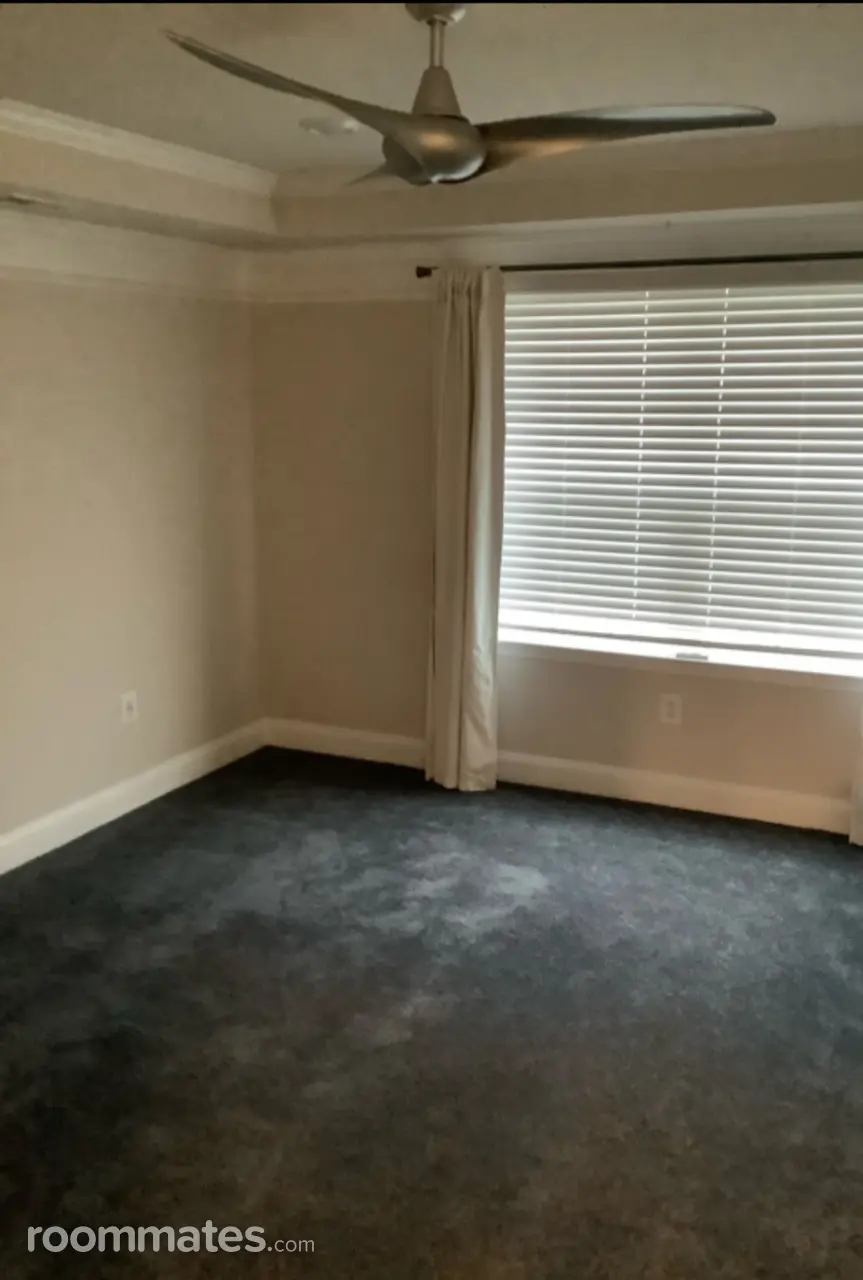 Profile photo 1 of 2