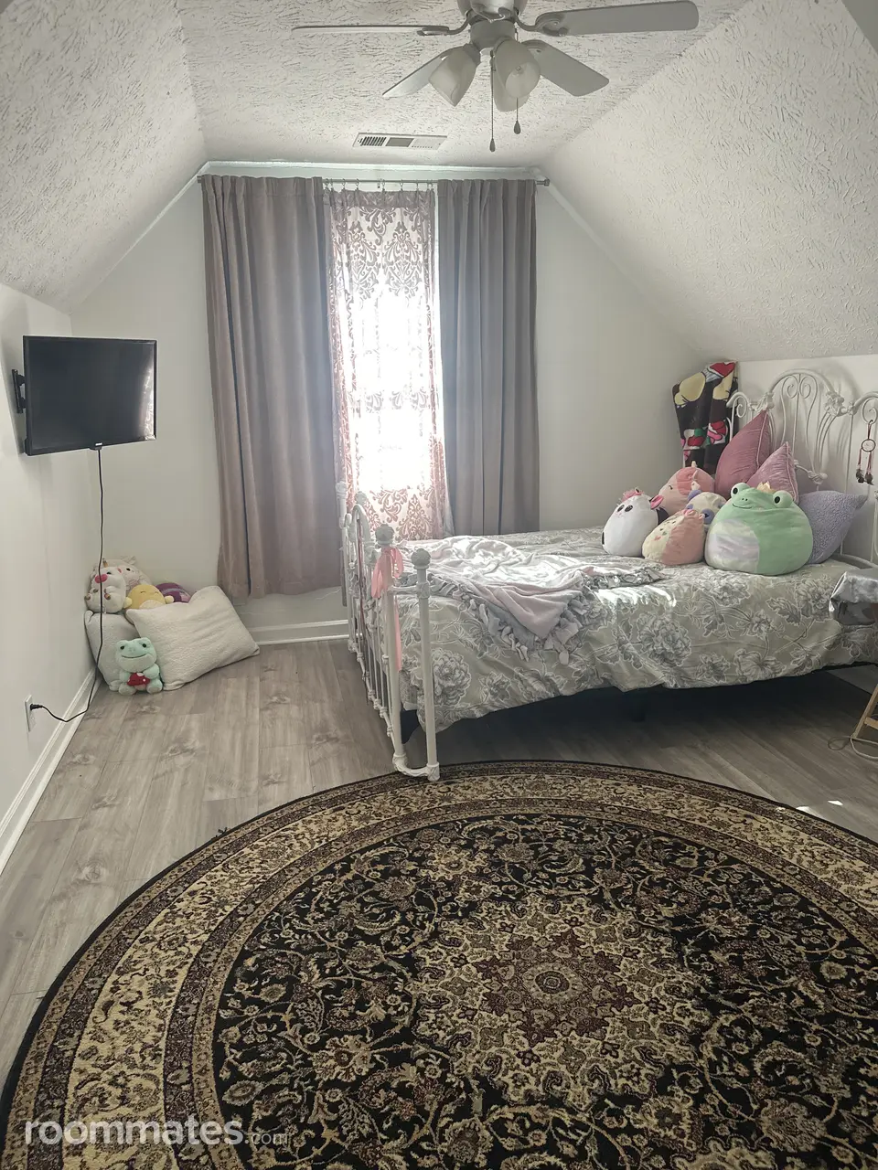 Profile photo 1 of 2