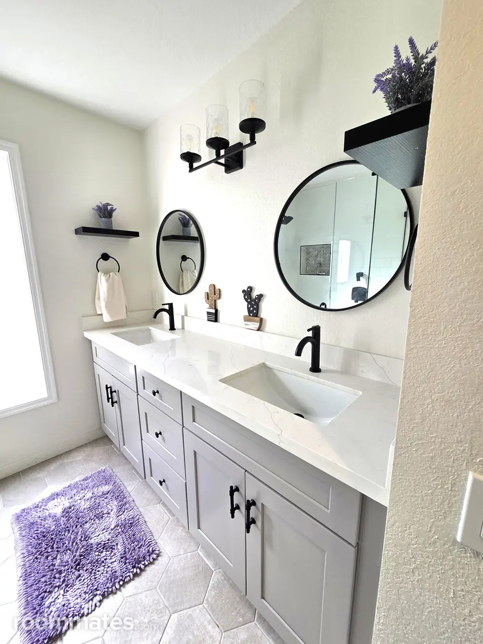 Profile photo 4 of 13