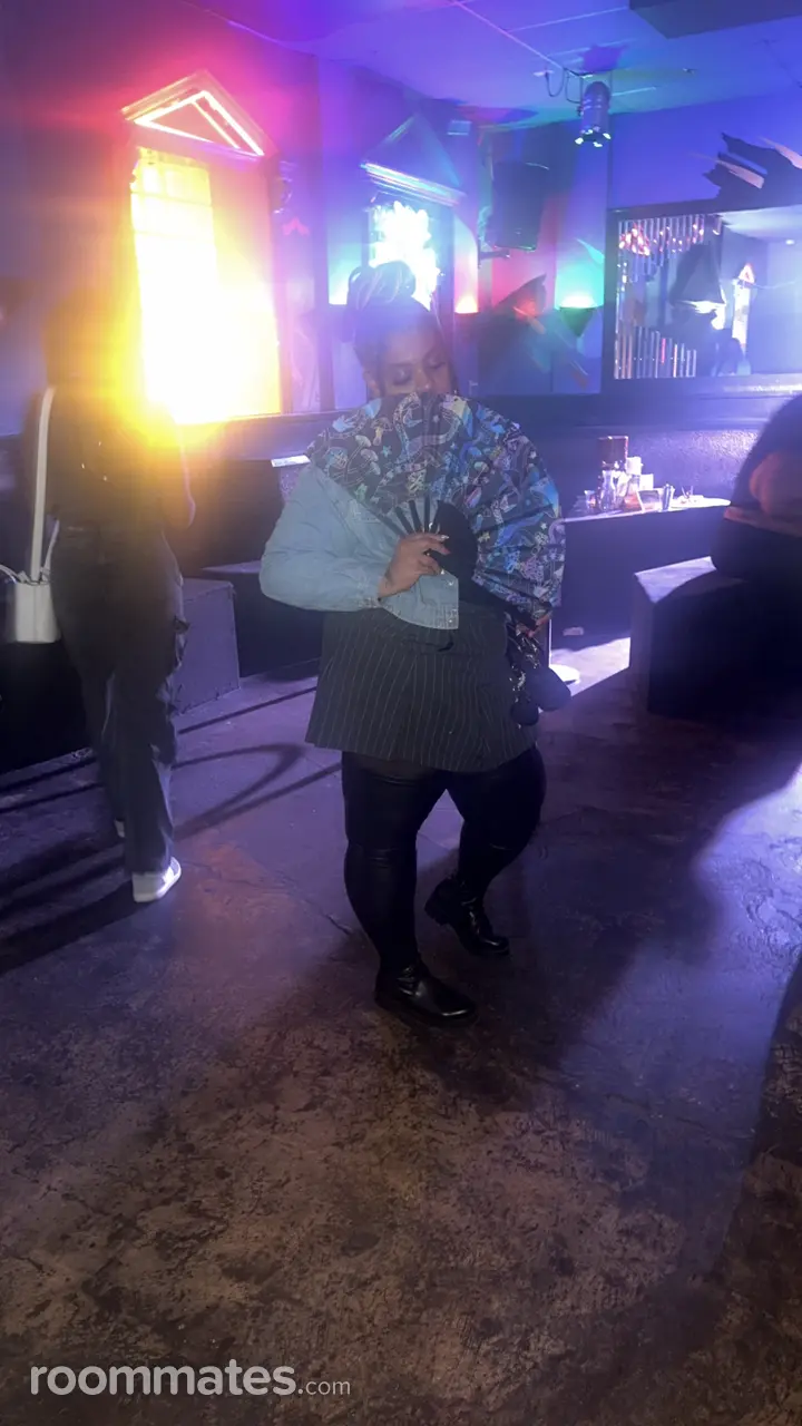 Profile photo 7 of 11