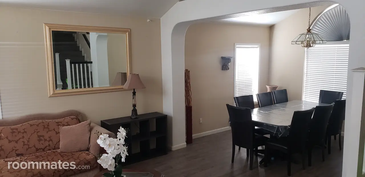 Profile photo 7 of 9