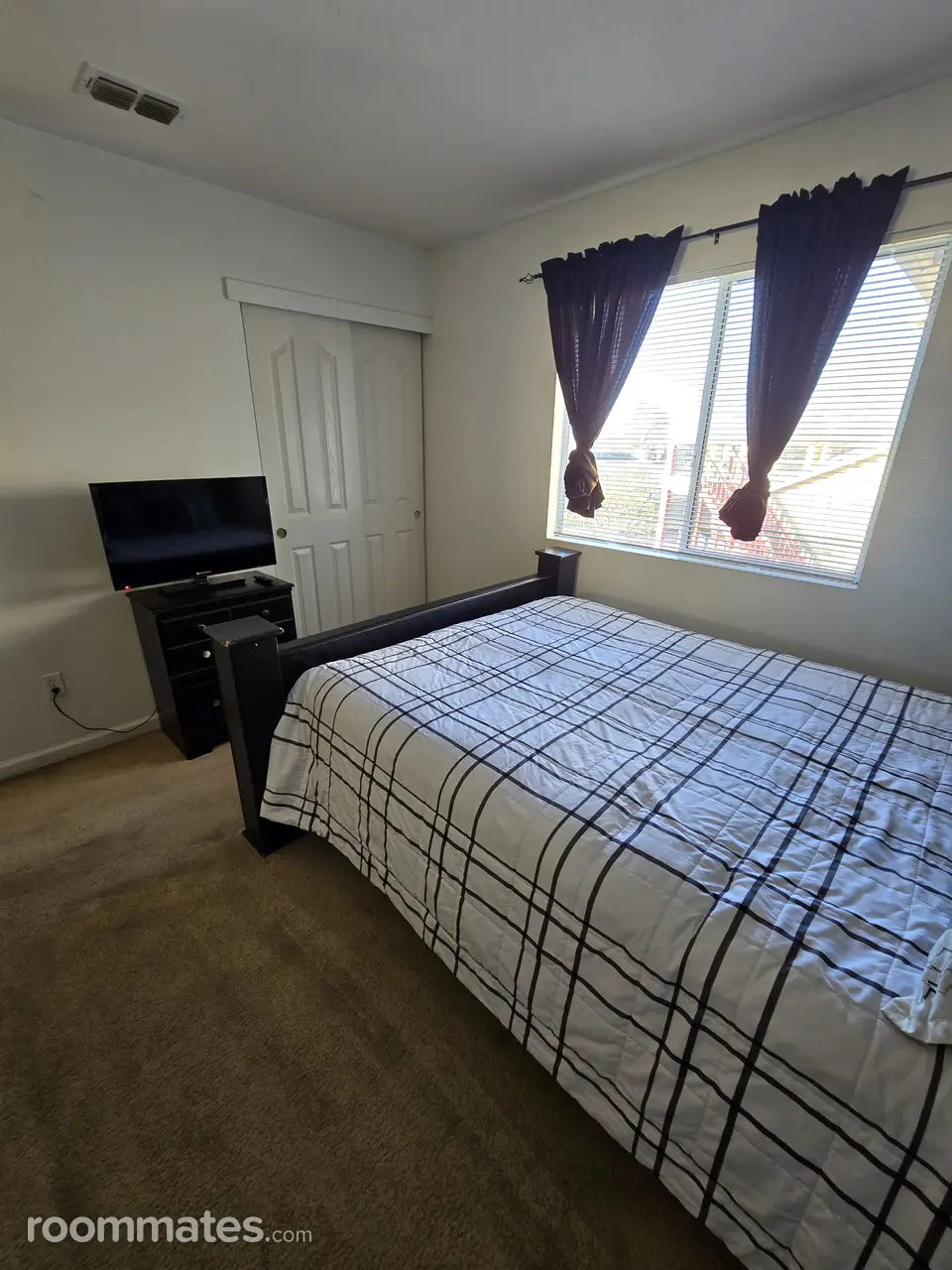 Profile photo 3 of 9