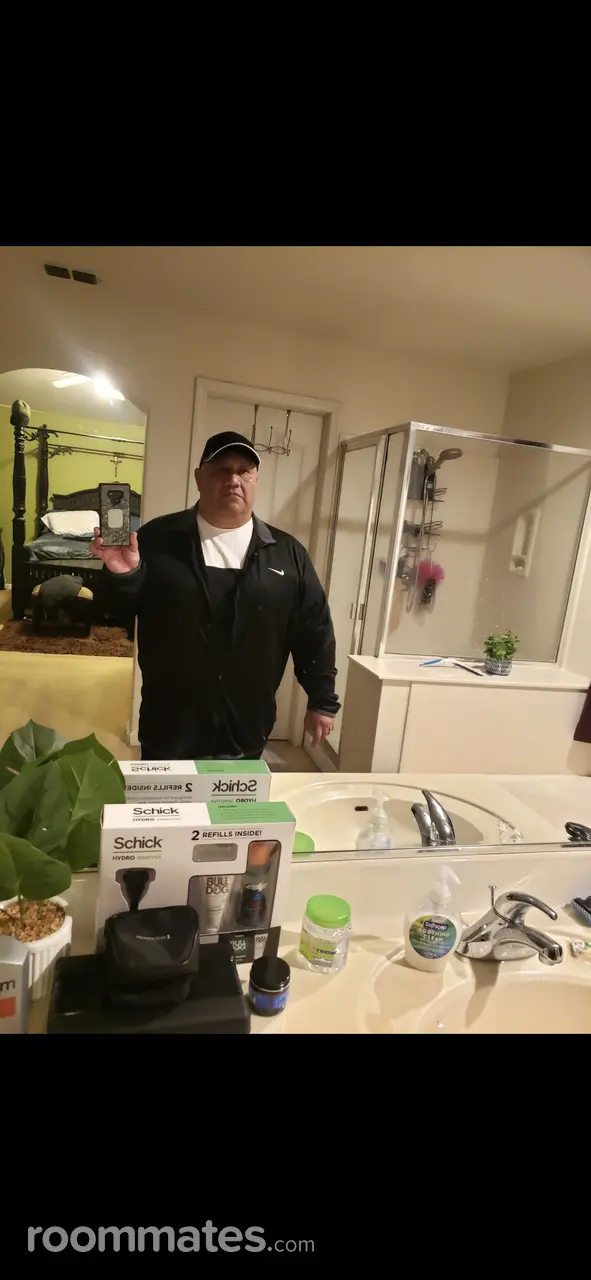 Profile photo 9 of 9