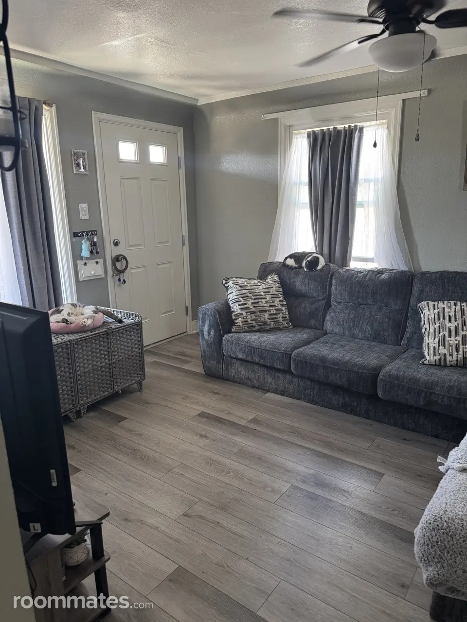 Profile photo 3 of 8