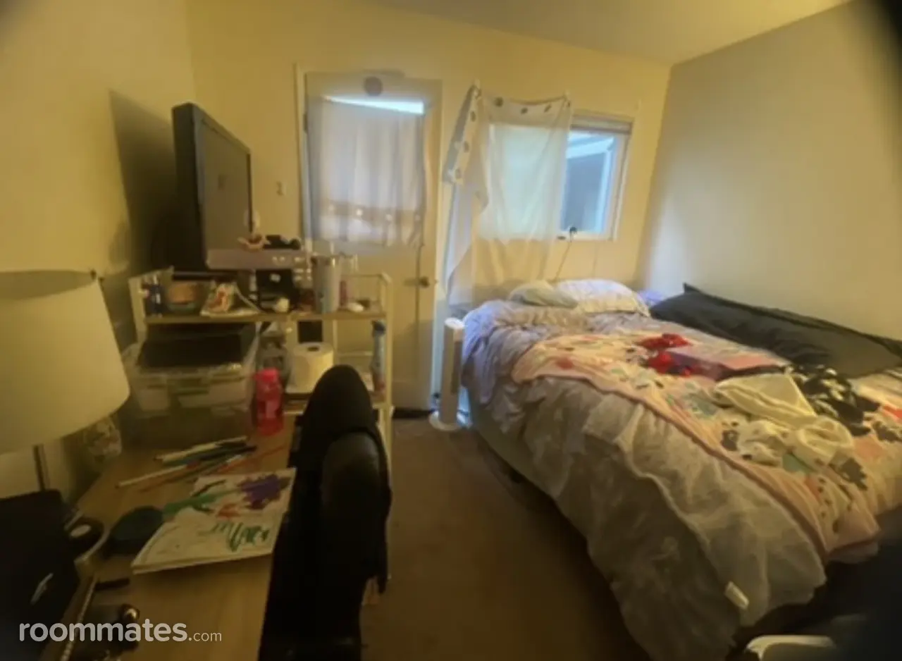 Profile photo 1 of 4