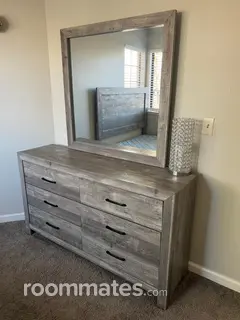 Room for rent in Elk Grove, CA $800, house