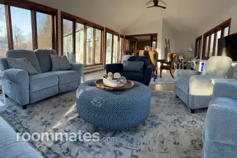 Room for rent in Gates NY $1200, house