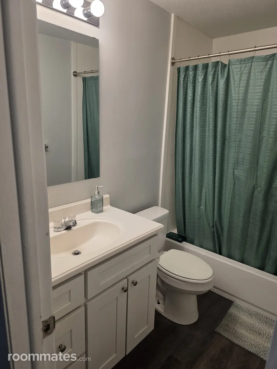 Profile photo 3 of 6