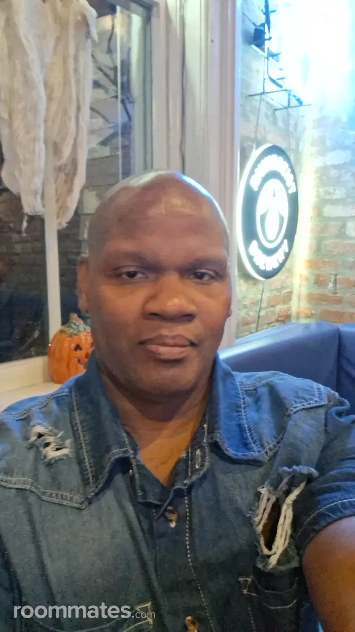 Profile photo 1 of 1