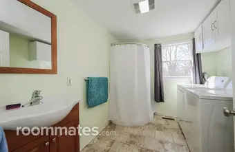 Room for rent in Hillsboro, NH $1500, house