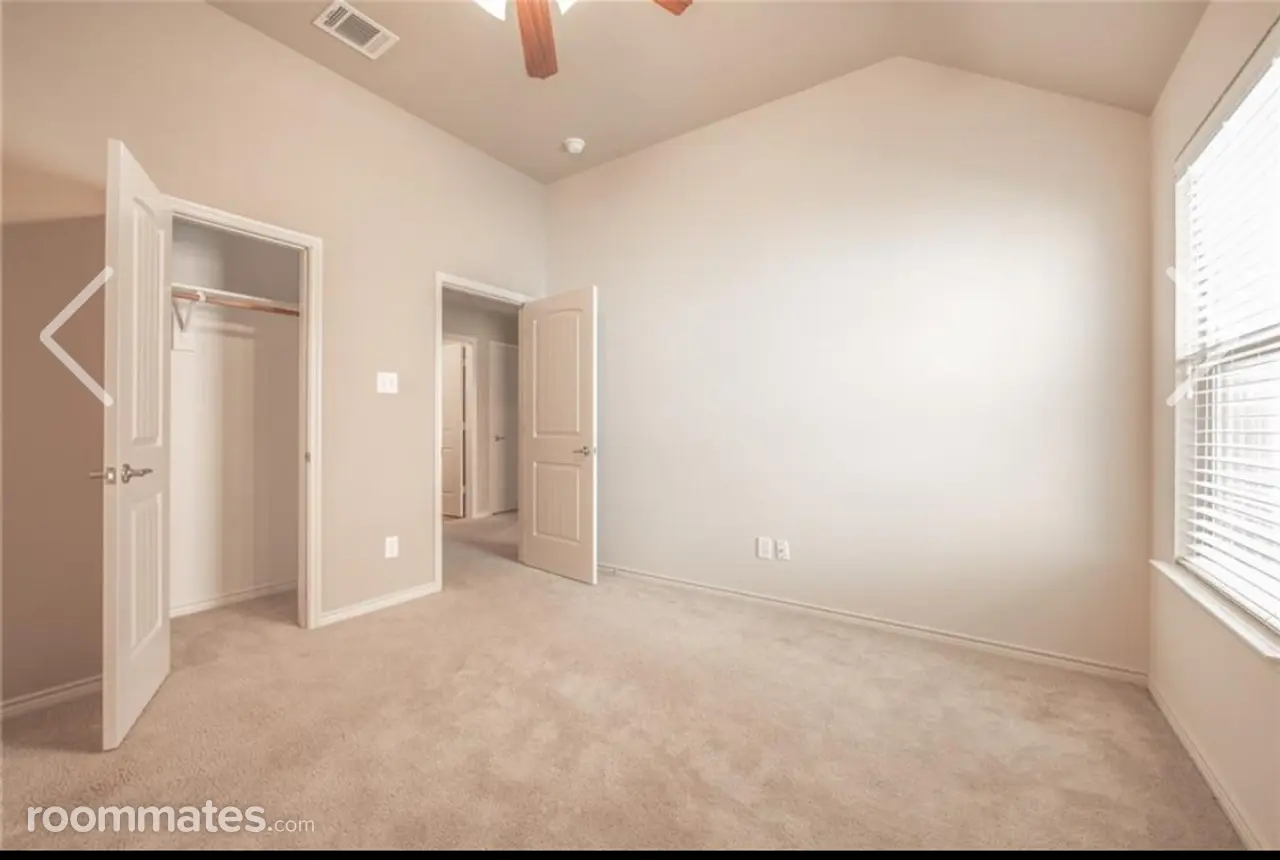 Profile photo 4 of 13