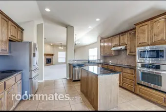 Room for rent in McKinney, TX $1000, house