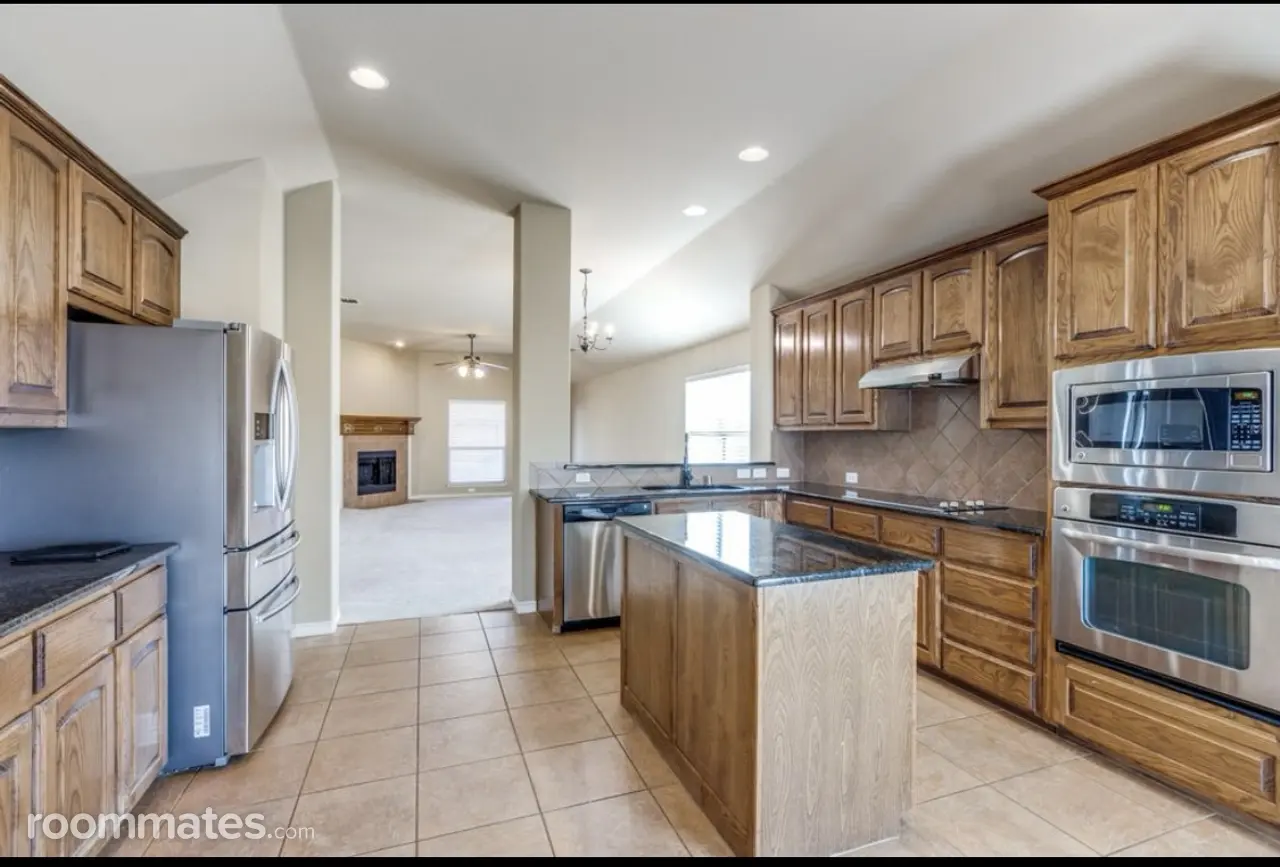 Profile photo 3 of 13