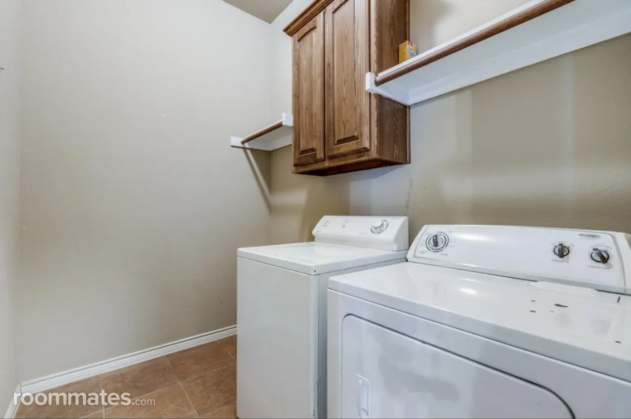 Profile photo 6 of 13