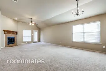 Room for rent in McKinney, TX $1000, house