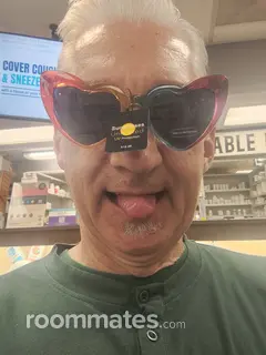 Roommate looking Northridge, CA, $800